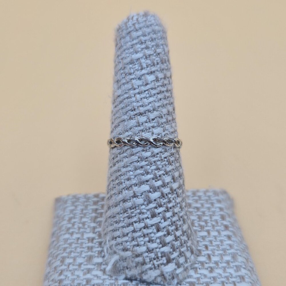 Size 7.25 Sterling Silver Braided Heavily Tarnished Worn Petite Ring A6031
